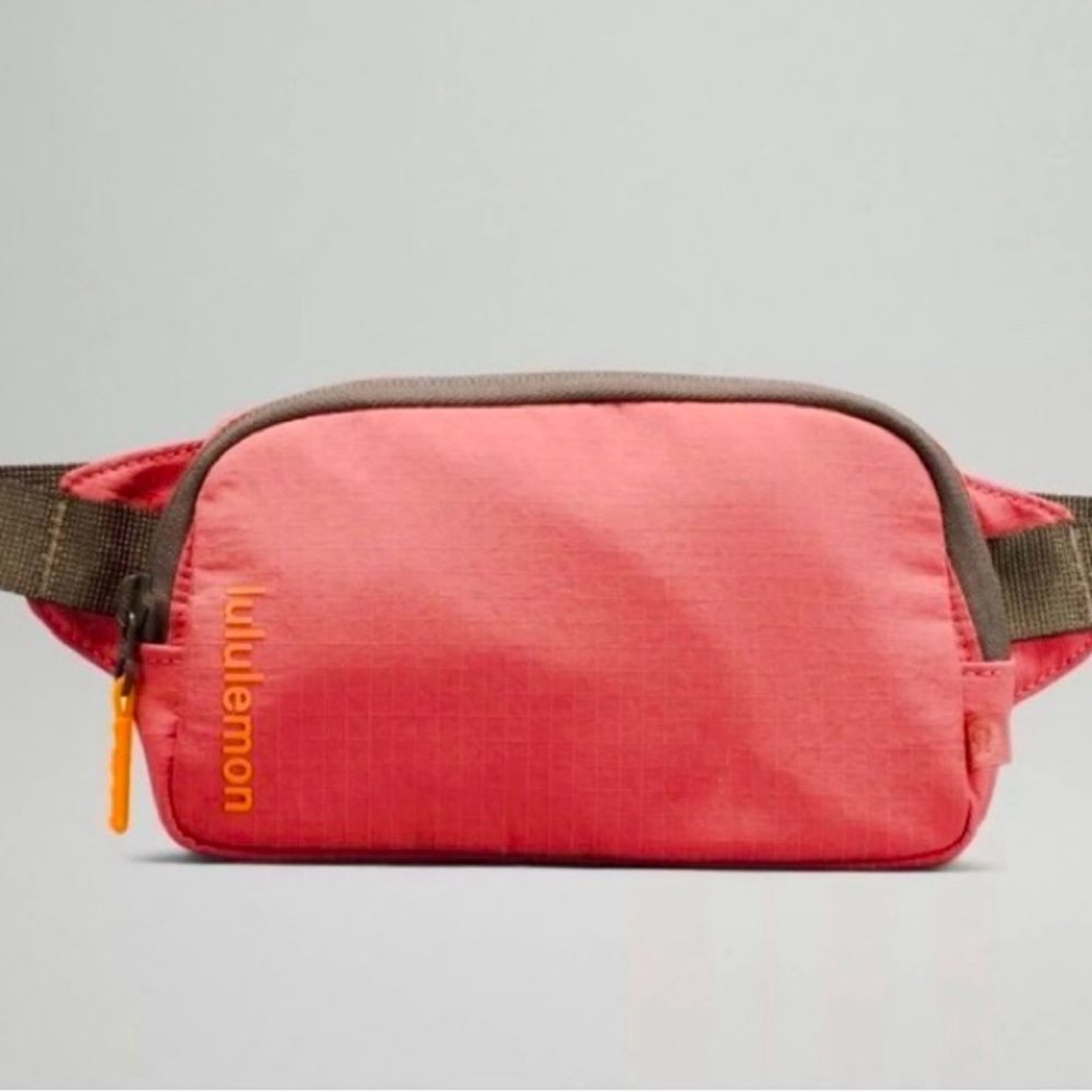Lululemon Mini Everywhere Belt Bag - Brier Rose